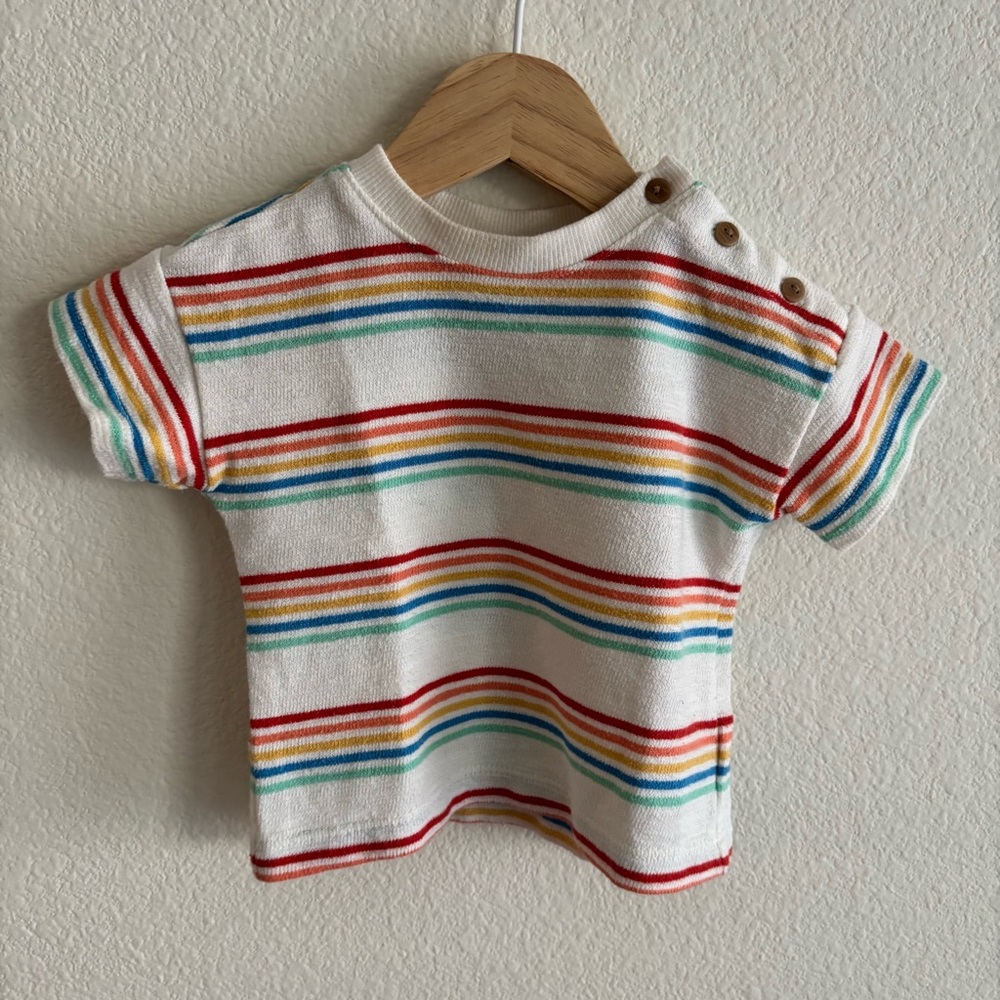 Old Navy Unisex Buttoned Shoulder Textured Knit T Shirt 6-12M